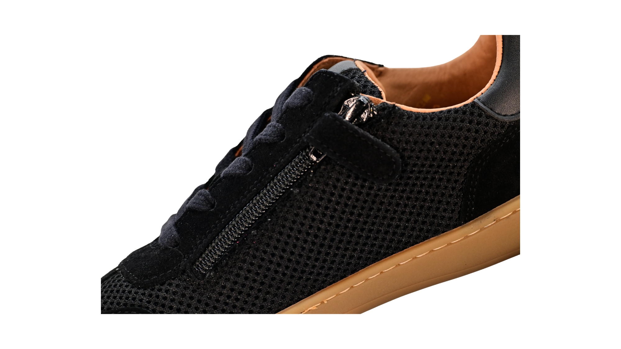 Barfußschuh mit Schnürung, breite Zehenbox, flexible Sohle, geschlossener Fersenbereich, Detailansicht Reißverschluss