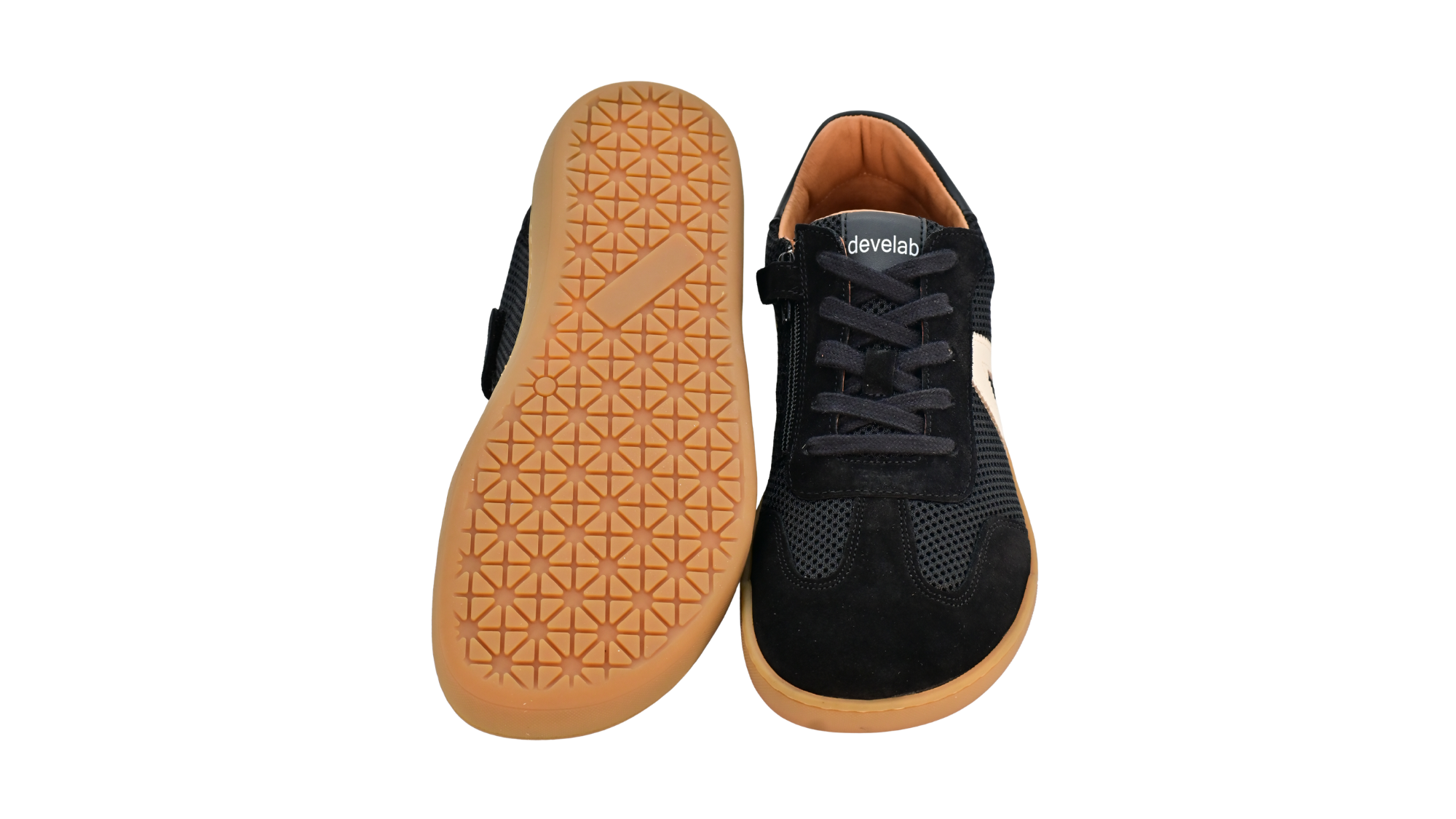 Barfußschuh mit Schnürung, breite Zehenbox, flexible Sohle, geschlossener Fersenbereich, Ansicht von unten und Draufsicht, Paar