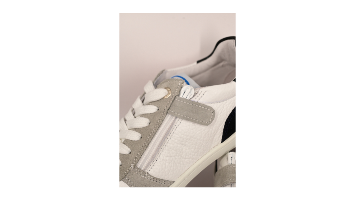 Barfußschuh mit Schnürung, breite Zehenbox, flexible Sohle, geschlossener Fersenbereich, Detailansicht Reißverschluss