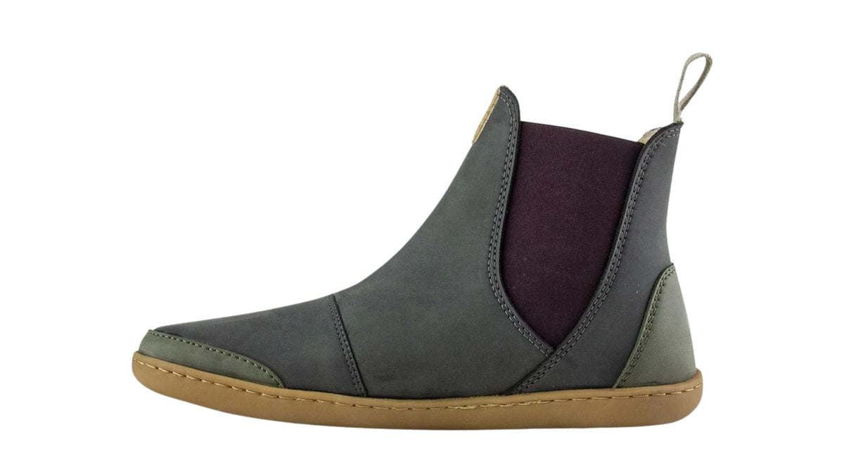 Barfußschuh ohne Verschluss, breite Zehenbox, flexible Sohle, geschlossener Fersenbereich, niedriger Schaft, Seitenansicht innen