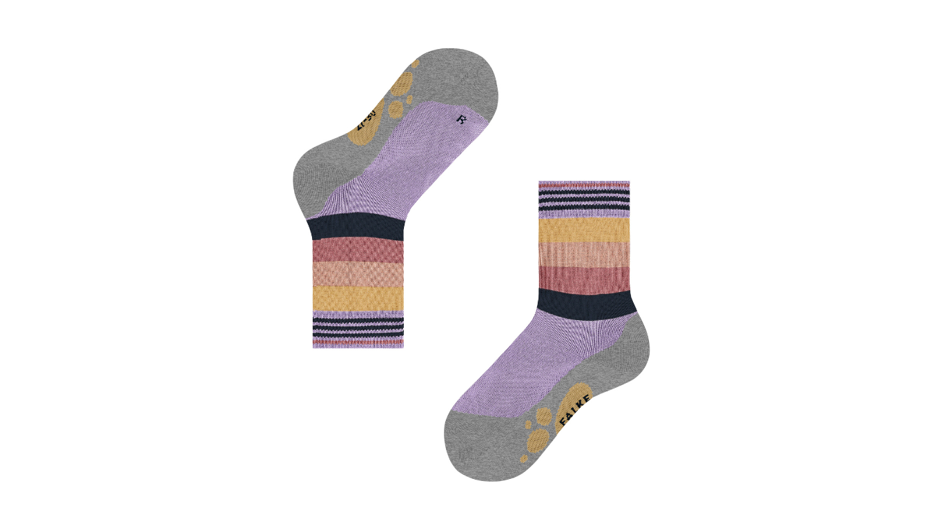 Kindersocken als Paar mit hohem Schaft und Streifenmuster, Seitenansicht.
