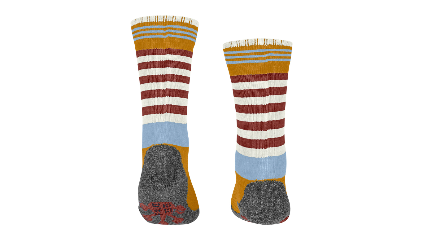 Kindersocken als Paar mit hohem Schaft und Streifenmuster, Rückansicht.