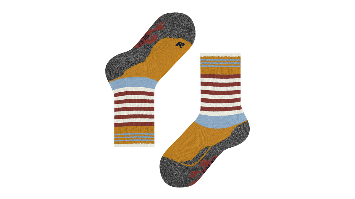 Kindersocken als Paar mit hohem Schaft und Streifenmuster, Seitenansicht.