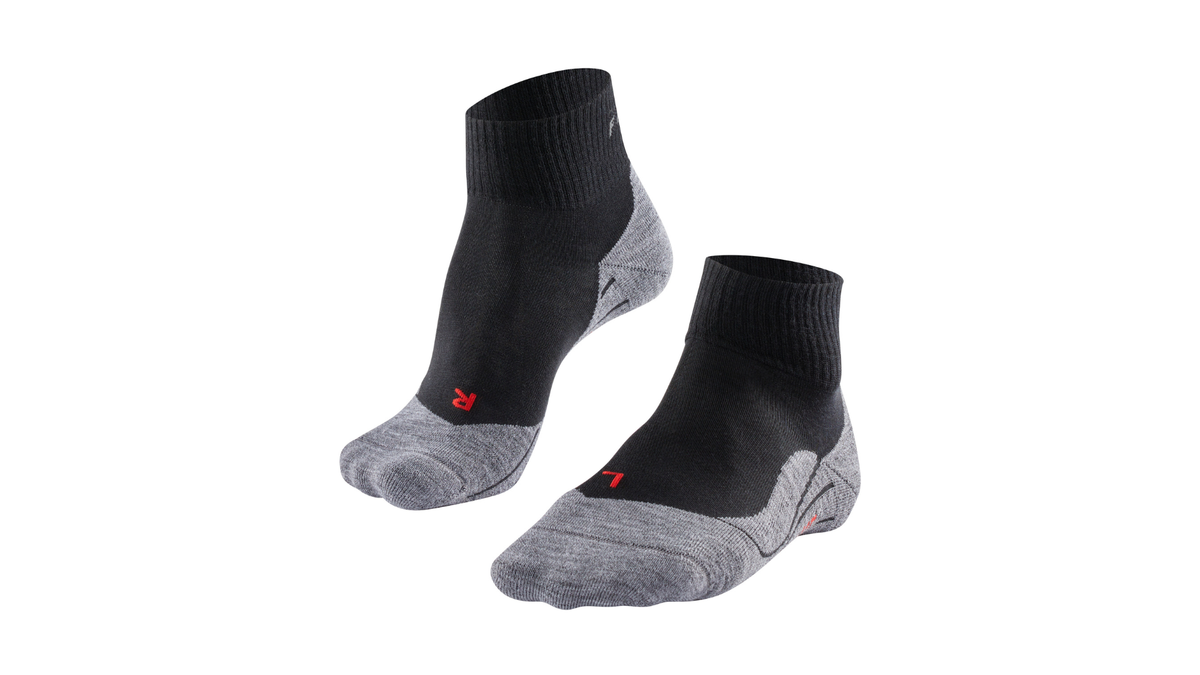 Socken als Paar, knöchelhoch, schräge Vorderansicht
