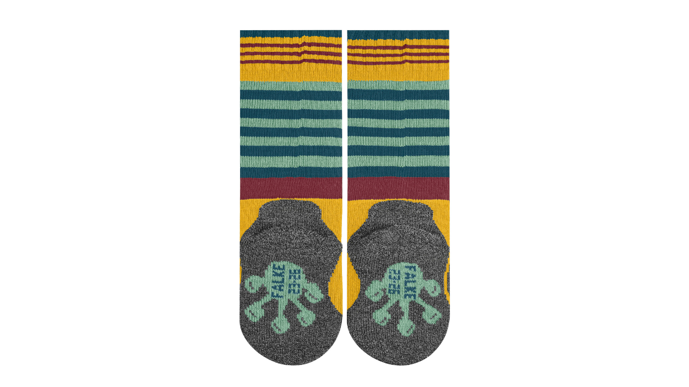 Kindersocken als Paar mit hohem Schaft und Motiv an der Sohle, Ansicht von unten.