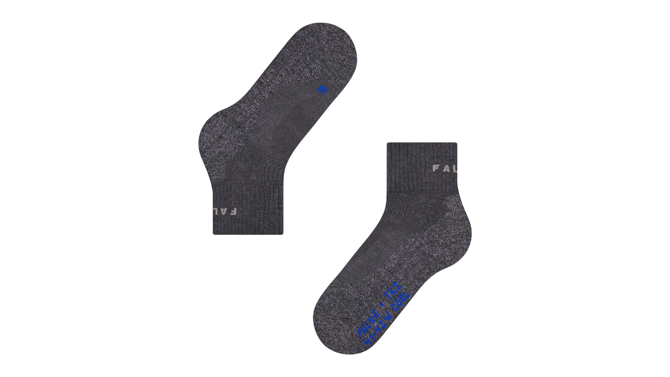 Socke mit mittelhohem Schaft, geschlossener Zehenpartie und geschlossenem Fersenbereich, Seitenansicht.