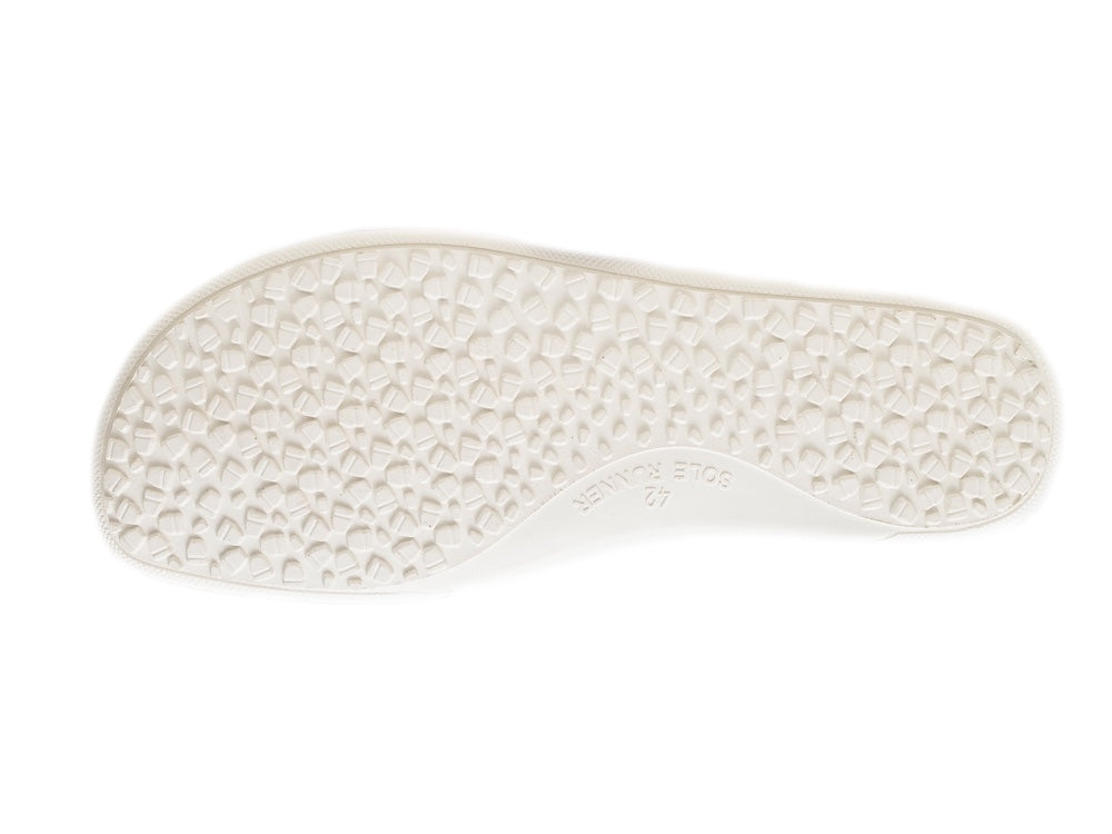 Barfußschuh, geschlossene Zehen und geschlossener Fersenbereich, Schnürsenkel, flexible Sohle, einzelner Schuh, Ansicht von unten