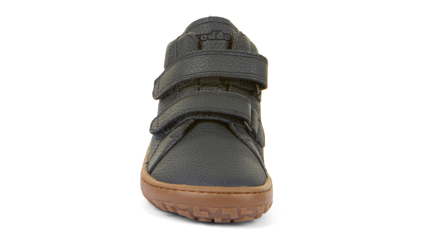 Barfußschuh mit zwei Klettverschlüssen, geschlossene Zehen und geschlossener Fersenbereich, Draufsicht