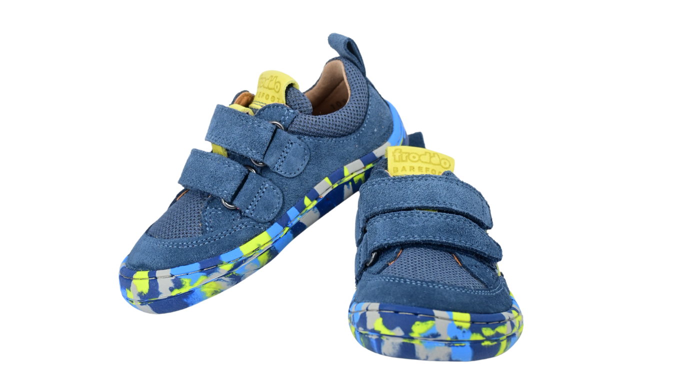 Barfußschuhe für Kinder mit zwei Klettverschlüssen, geschlossene Zehen und geschlossener Fersenbereich, Rückansicht, Paar