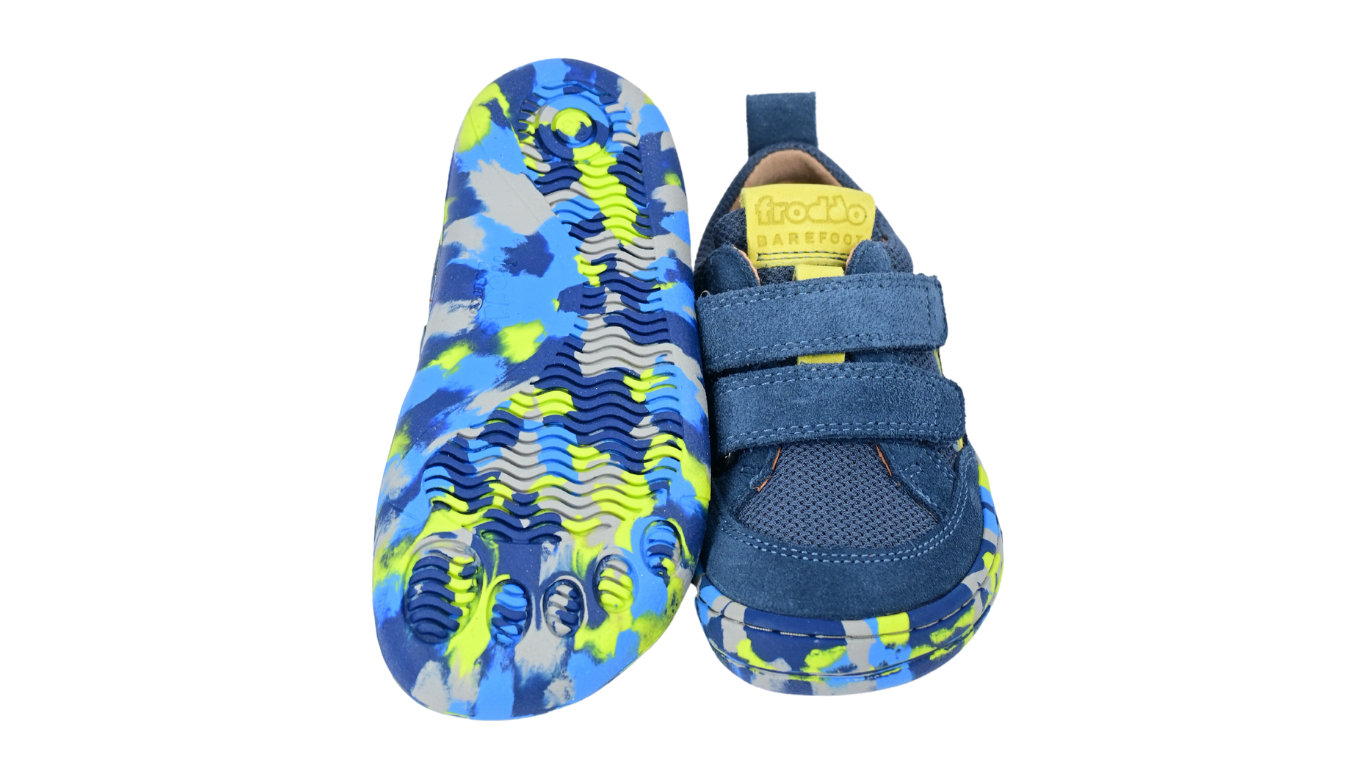 Barfußschuhe für Kinder mit flexibler profilierter Sohle, Ansicht von unten, Paar