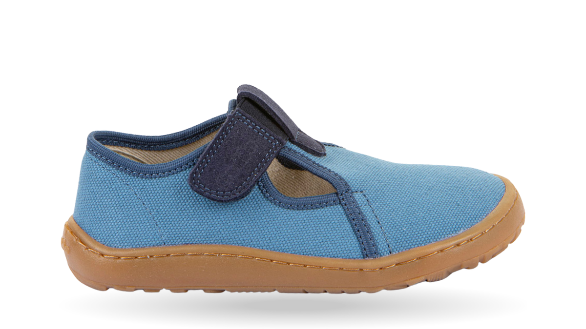 Barfußschuh, geschlossene Zehen und geschlossener Fersenbereich, Spannriemen mit Klettverschluss, flexible Sohle, Seitenansicht außen, Einzelschuh