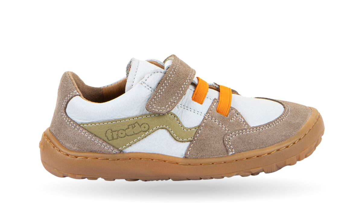 Barfußschuh für Kinder, geschlossene Zehen und geschlossener Fersenbereich, Klettverschluss und elastische Riemen, flexible Sohle, Einzelschuh, Seitenansicht außen