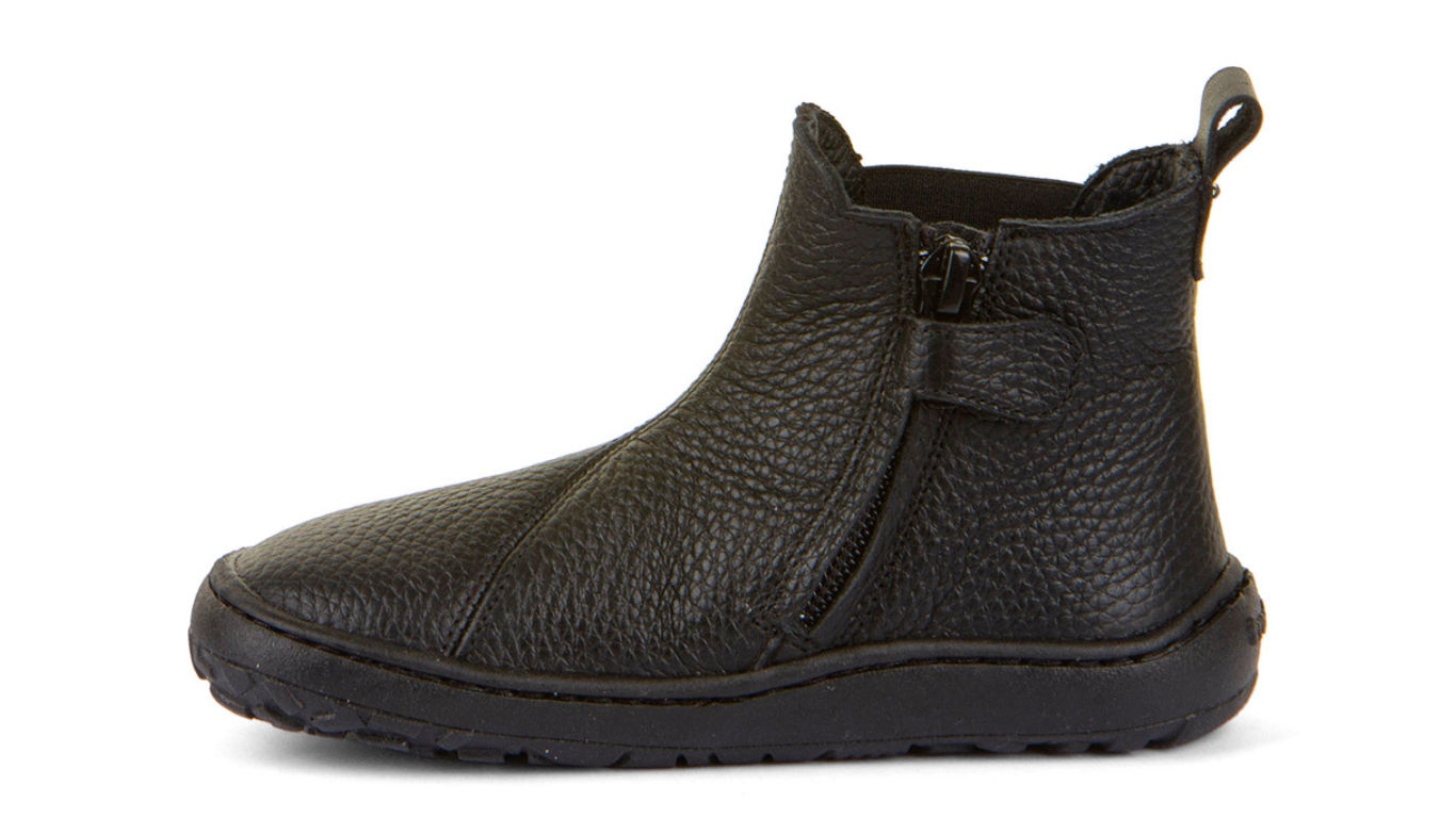 Barfußstiefel mit Reißverschluss an der Innenseite, geschlossene Zehen und geschlossener Fersenbereich, Seitenansicht innen