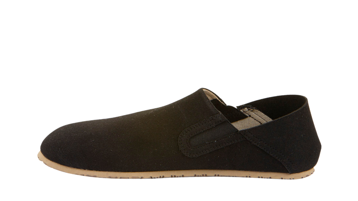 Barfußschuhe als Slipper mit elastischem Einsatz, geschlossene Zehen und geschlossener Fersenbereich, einzelner Schuh, Seitenansicht innen