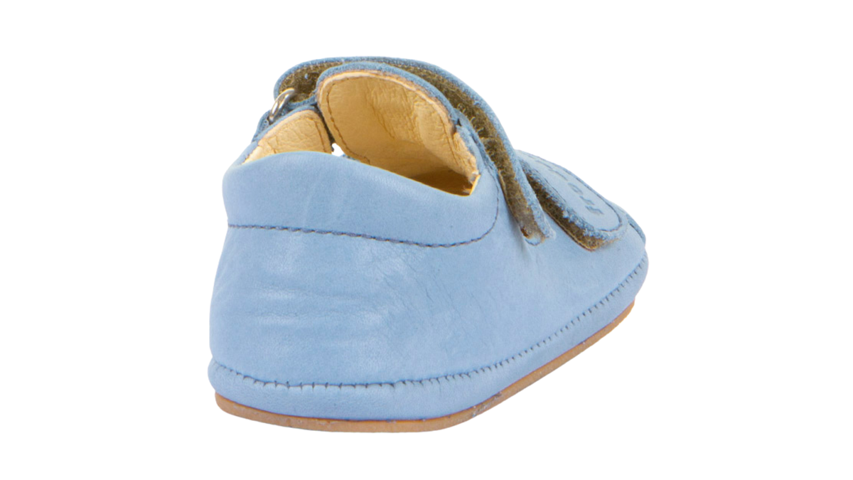 Barfußsandale für Kinder, geschlossene Zehen und geschlossener Fersenbereich, Klettverschluss, seitliche Aussparungen, flexible Sohle, Einzelschuh, Rückansicht