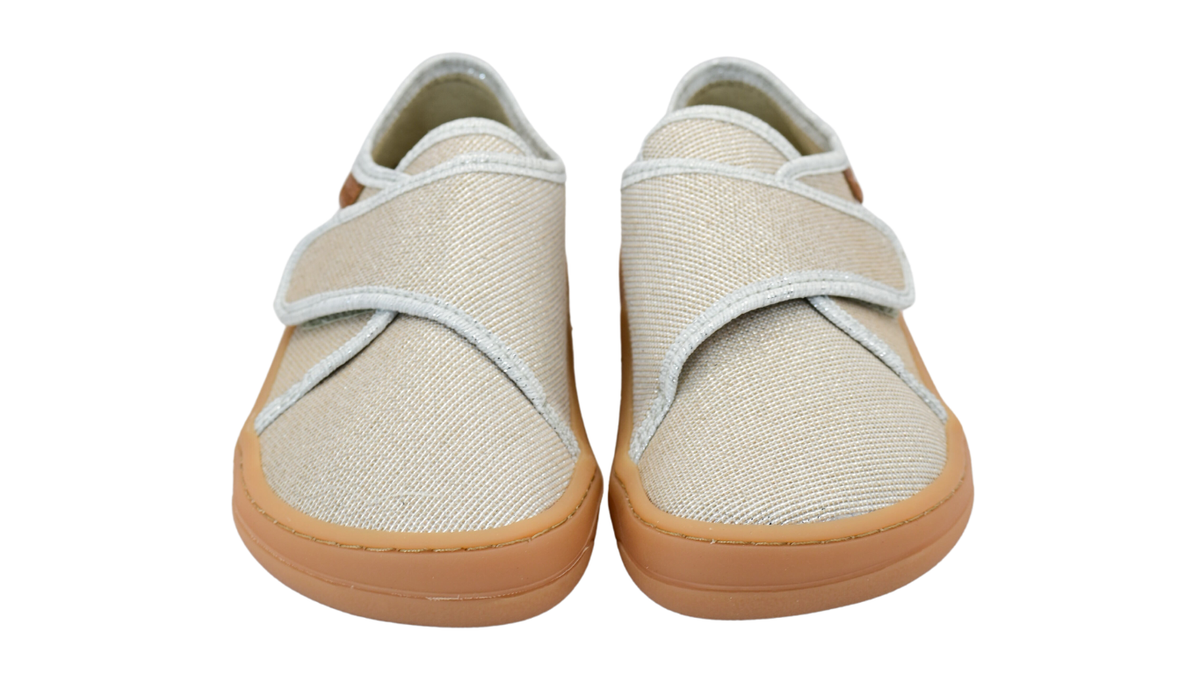 Barfußschuhe mit Klettverschluss, geschlossene Zehen und geschlossener Fersenbereich, Vorderansicht, Paar