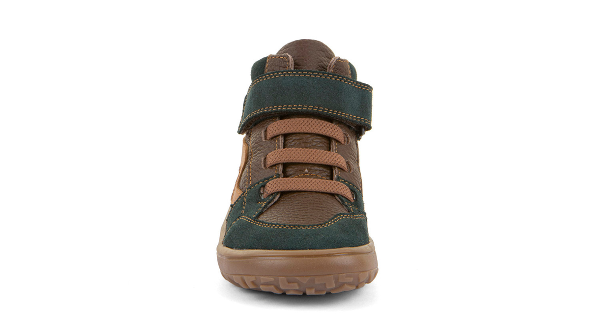 Kinder-Barfußstiefel mit breiter Zehenbox, mehreren Klettverschlüssen und Zehenschutz, Vorderansicht