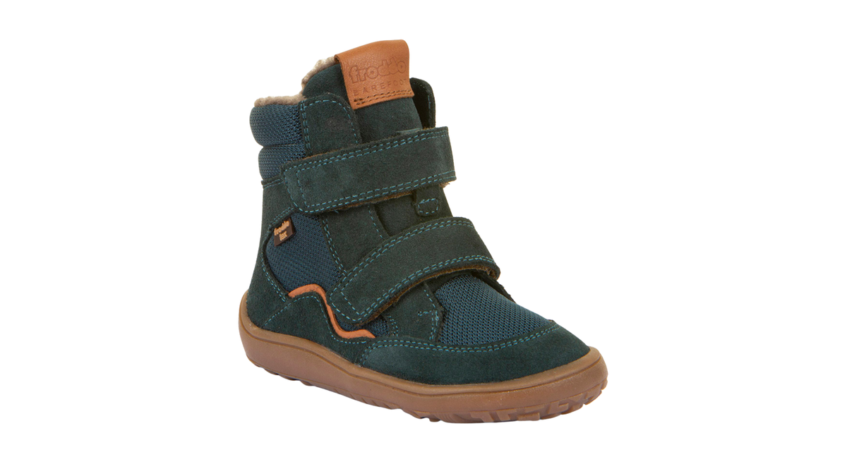 Gefütterter Kinder-Barfußschuh mit breiter Zehenbox, zwei Klettverschlüssen und Zehenschutz, schräge Vorderansicht