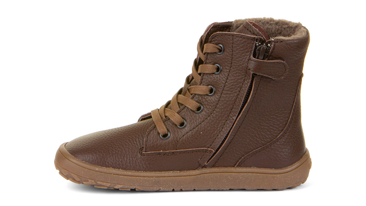 Barfußstiefel mit Schnürung und seitlichem Reißverschluss, geschlossene Zehen und geschlossener Fersenbereich, Seitenansicht innen, einzelner Schuh