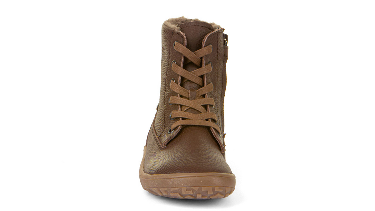 Barfußstiefel mit Schnürung, geschlossene Zehen und geschlossener Fersenbereich, Vorderansicht, einzelner Schuh