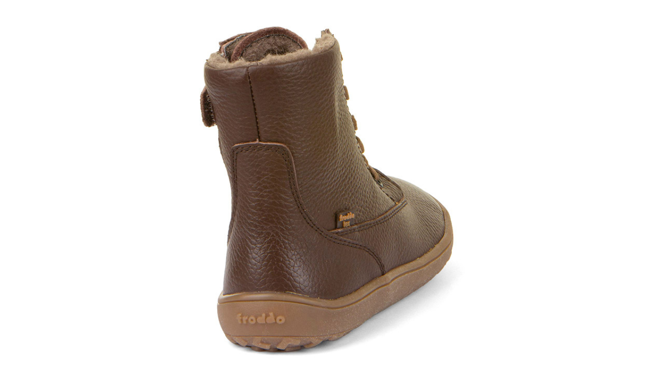 Barfußstiefel mit Schnürung, geschlossene Zehen und geschlossener Fersenbereich, Rückansicht, einzelner Schuh