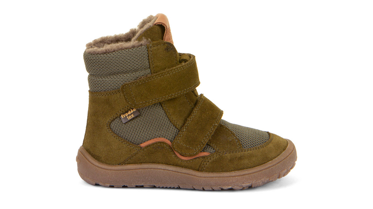 Barfußstiefel für Kinder mit zwei Klettverschlüssen, geschlossene Zehen und geschlossener Fersenbereich, Seitenansicht außen, einzelner Schuh