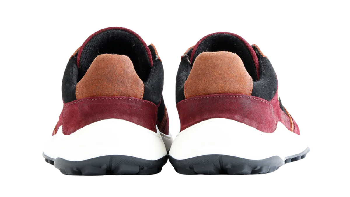 Paar Sneaker für Erwachsene mit flacher Sohle, Rückansicht