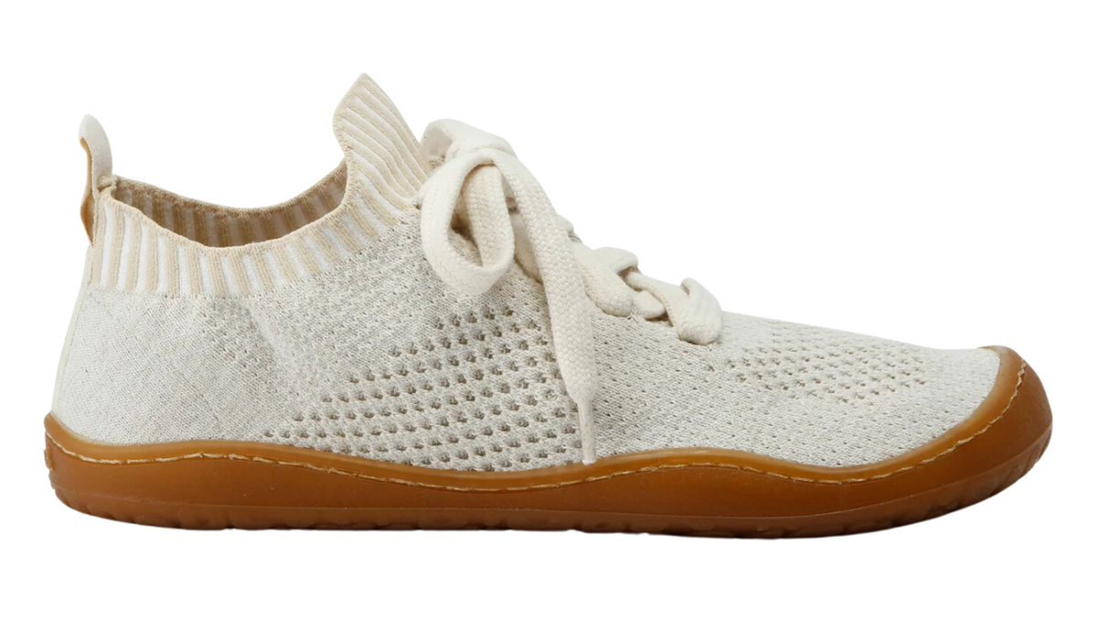 Barfußschuh mit Schnürsenkeln, geschlossener Zehenbox und geschlossenem Fersenbereich, flexible Sohle, Seitenansicht außen