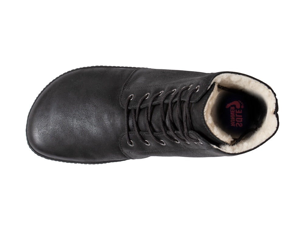 Barfußwinterstiefel, geschlossene Zehen und geschlossener Fersenbereich, Schnürsenkel, flexible Sohle, einzelner Schuh, Draufsicht