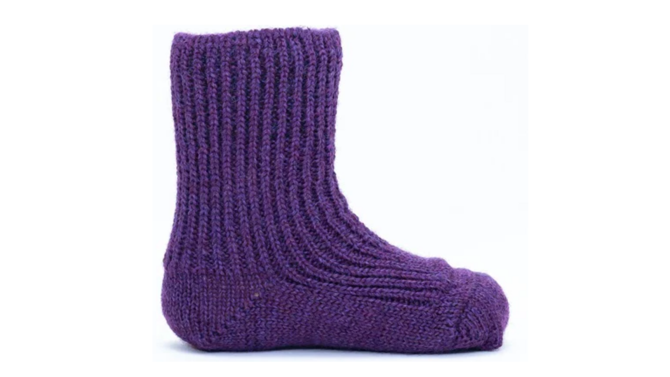 Socken ohne separate Zehen, knöchelhoher Schaft, elastischer Bund, gestricktes Muster, Seitenansicht außen