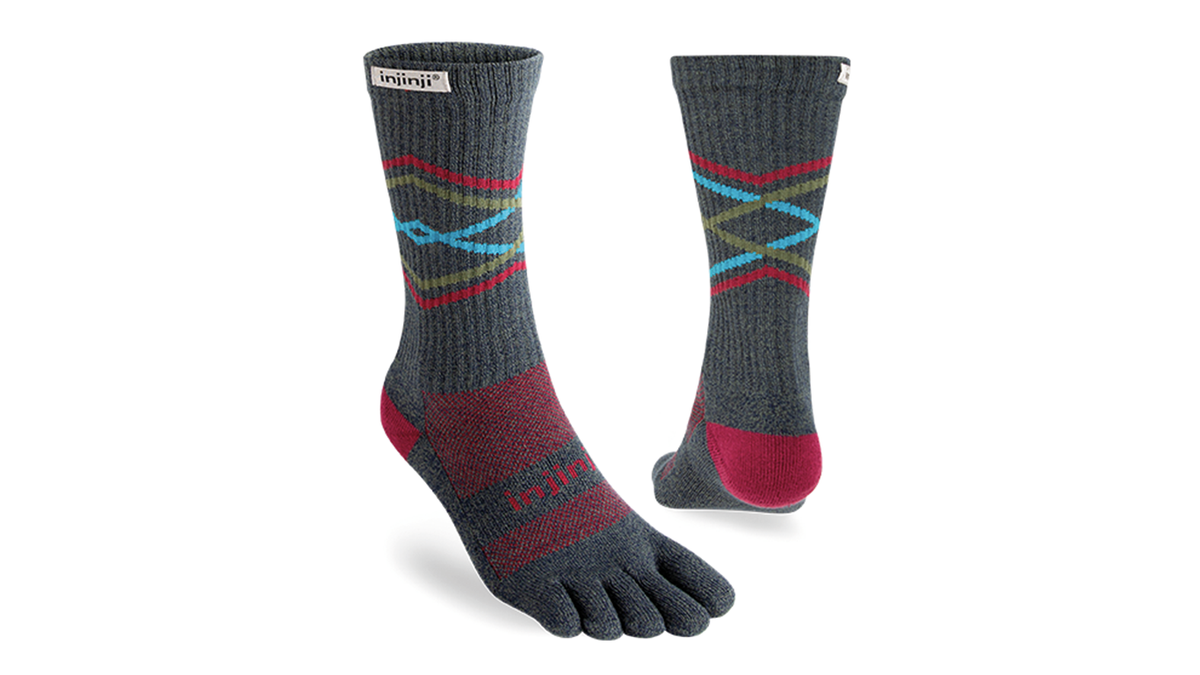 Zehensocken für Erwachsene mit getrennten Zehen und hohem Schaft, als Paar dargestellt, schräge Vorderansicht und Rückansicht