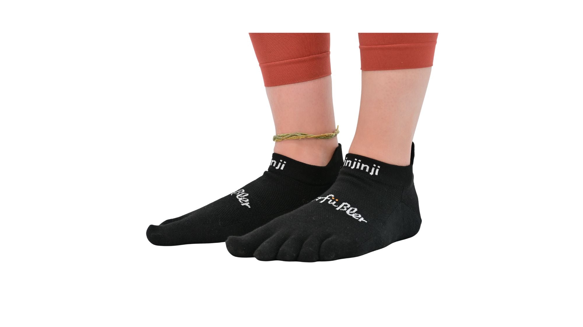 Zehensocken für Erwachsene mit getrennten Zehen und kurzem Schaft, als Paar getragen, Seitenansicht außen