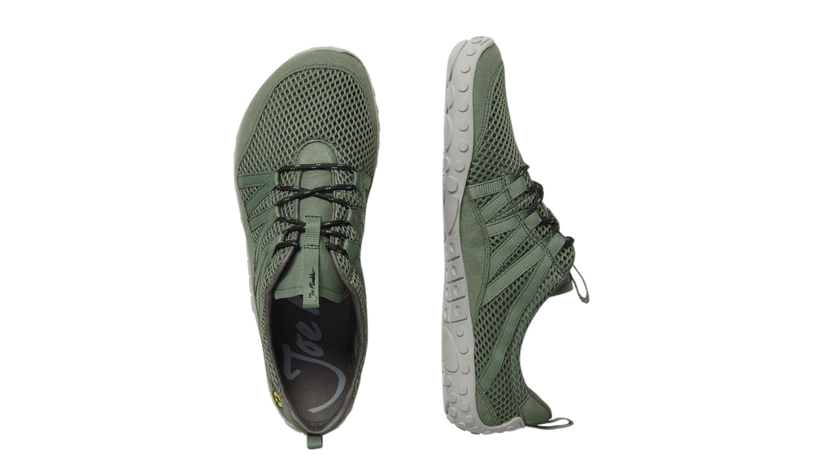 Barfußschuh mit Schnellschnürung, geschlossener Zehenbox und geschlossenem Fersenbereich, profilierte Sohle, Draufsicht und Seitenansicht, Paar