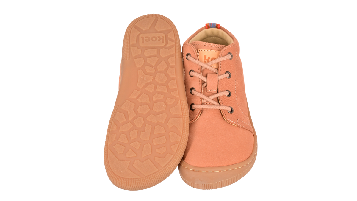 Barfußschuh für Kinder, knöchelhoch, geschlossene Zehen und geschlossener Fersenbereich, Schnürung mit Ösen, flexible Sohle, Ansicht von unten und Draufsicht als Paar