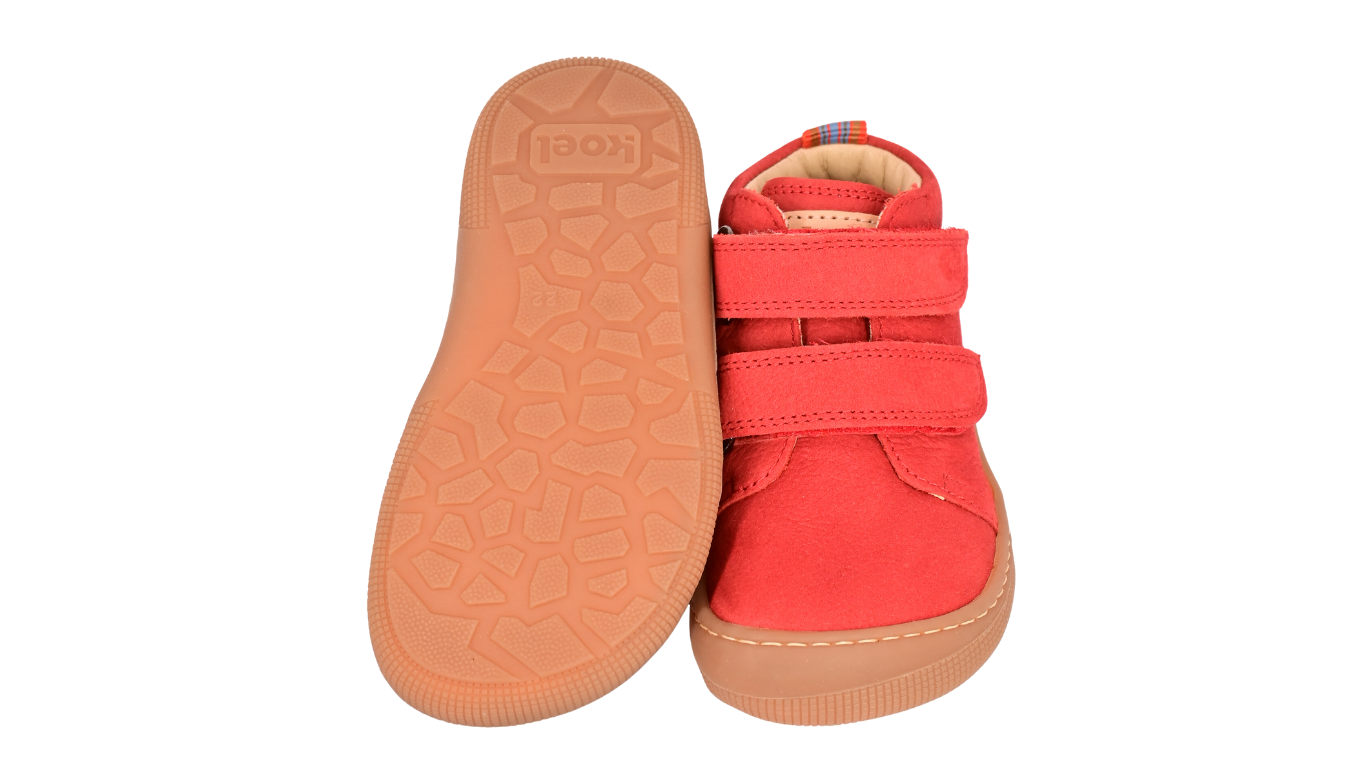 Barfußschuh für Kinder, knöchelhoch, geschlossene Zehen und geschlossener Fersenbereich, Doppelklettverschluss, flexible Sohle, Ansicht von unten und Draufsicht als Paar