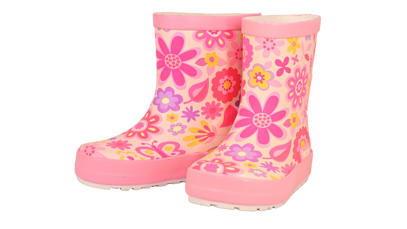 Barfußstiefel für Kinder ohne Verschluss mit breiter Zehenbox und geschlossenem Schaft, schräge Vorderansicht