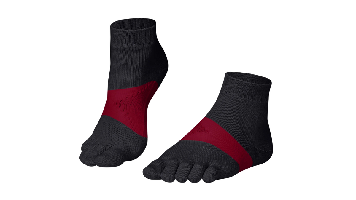 Zehensocken, separate Zehen, knöchelhoher Schaft, elastischer Bund, verstärkter Ballenbereich, Paaransicht, schräge Vorderansicht