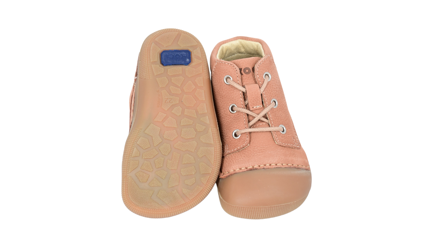 Barfußschuh für Kinder mit Schnürung als Paar, Ansicht von unten und Vorderansicht