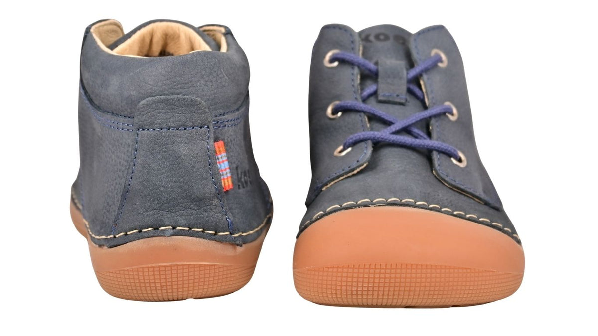 Barfußschuh für Kinder mit Schnürung als Paar, Rückansicht und Vorderansicht