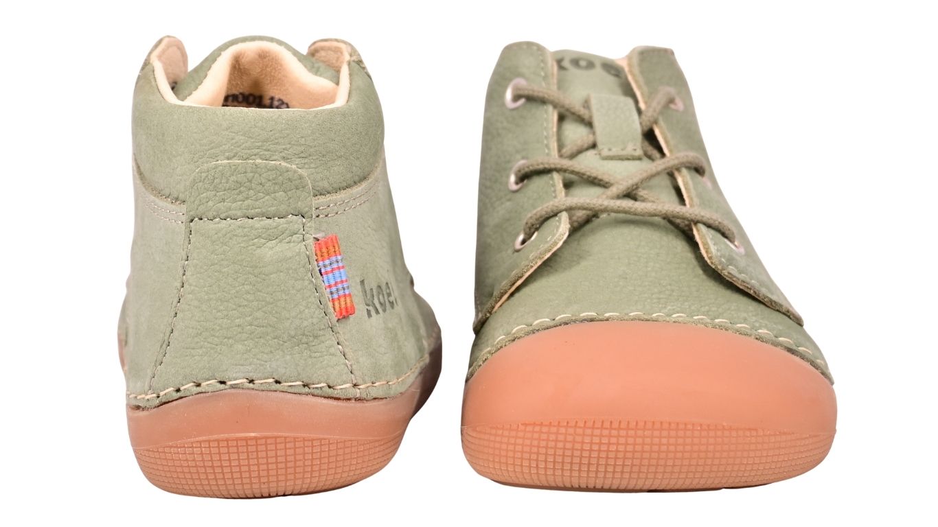 Barfußschuh für Kinder, geschlossene Zehen und geschlossener Fersenbereich, Schnürung mit Ösen, flexible Sohle, Rück- und Vorderansicht als Paar