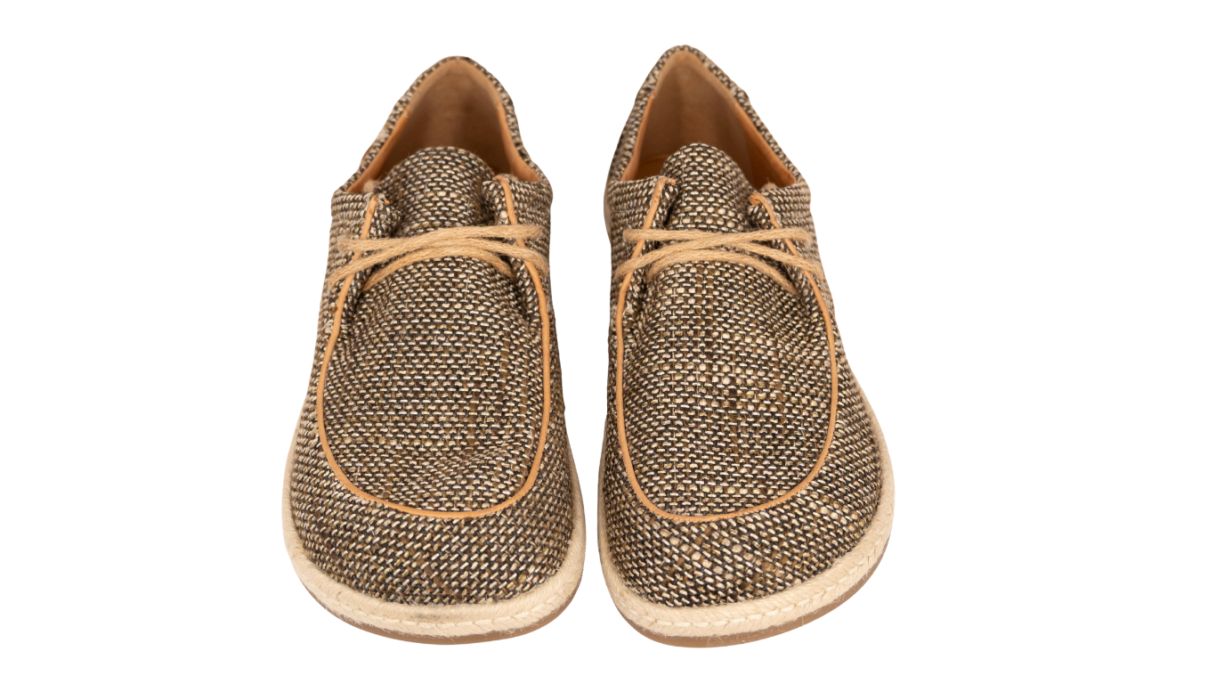 Barfußschuh für Erwachsene mit Schnürung als Paar, schräge Vorderansicht