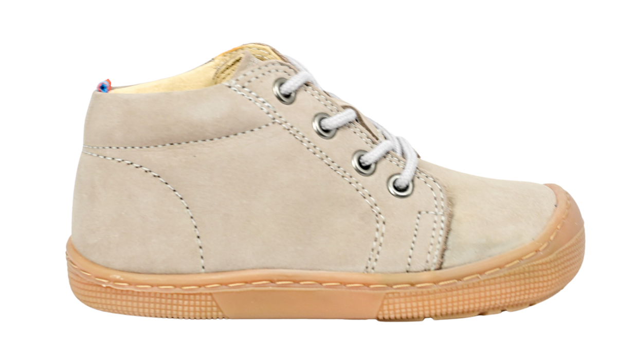 Barfußschuh für Kinder, knöchelhoch, geschlossene Zehen und geschlossener Fersenbereich, Schnürung mit Ösen, flexible Sohle, Einzelschuh, Seitenansicht außen