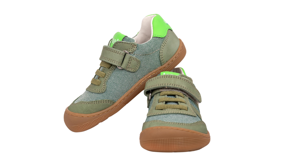 Barfußschuh für Kinder mit geschlossenem Fersenbereich als Paar, Vorder- und Seitenansicht