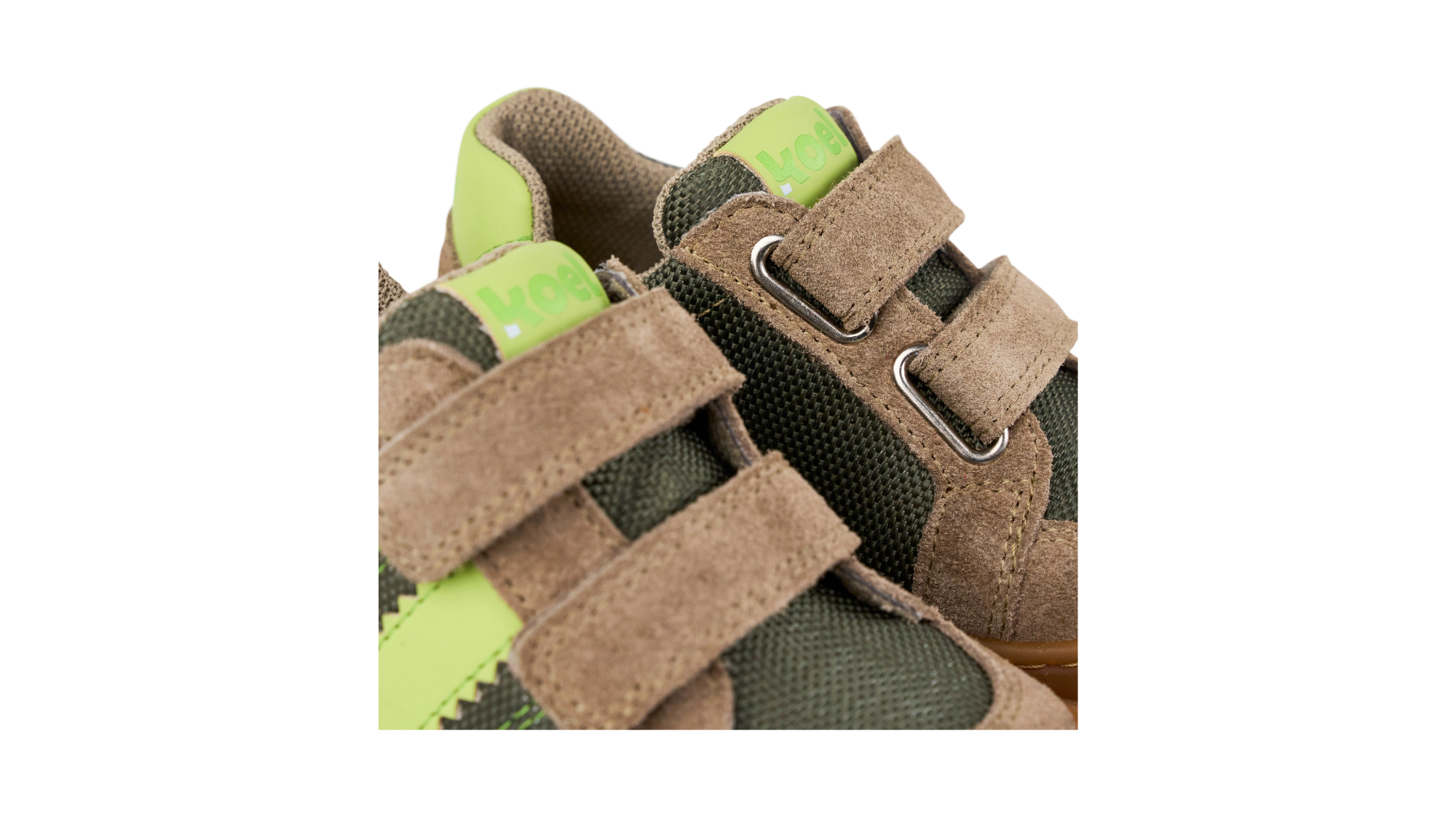 Barfußschuh für Kinder, geschlossene Zehen und geschlossener Fersenbereich, Doppelklettverschluss, flexible Sohle, Detailansicht Klettverschluss