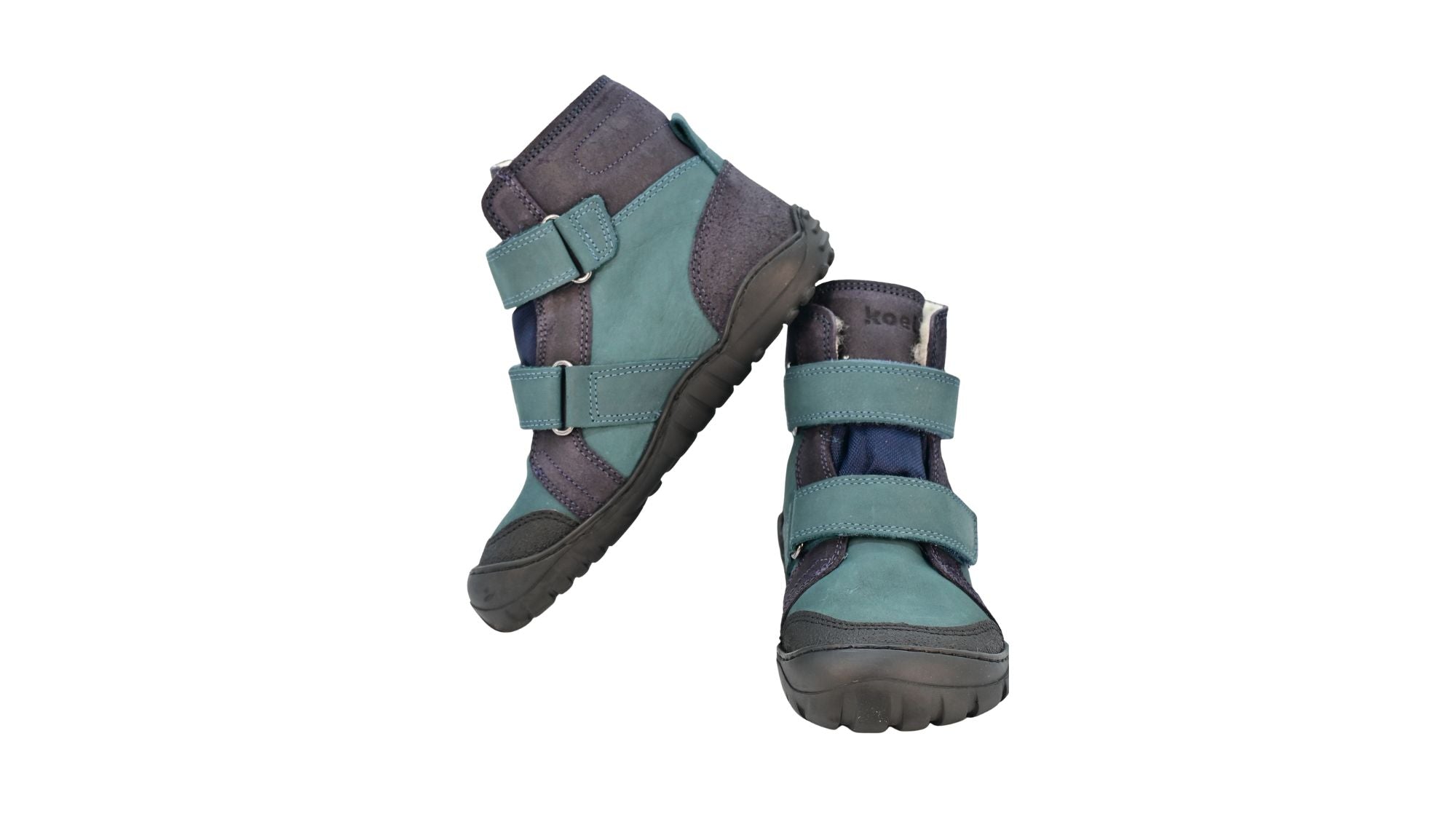 Koel Milo 3.0 Hydro WP, wasserdichter Leder-Kinderstiefel mit zwei Klettverschlüssen und robuster Profilsohle, Vorderansicht und Seitenansicht als Paar