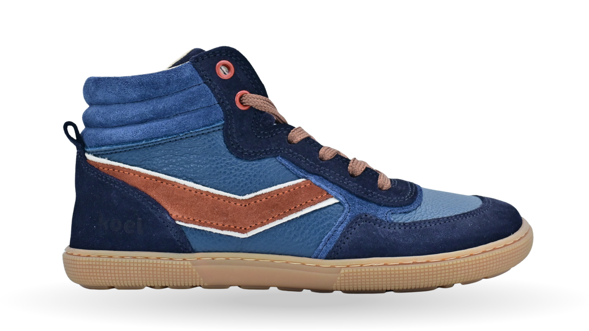Halbhoher Barfuß-Sneaker für Kinder mit breiter Zehenbox, Schnürung und gepolstertem Schaft, Seitenansicht außen