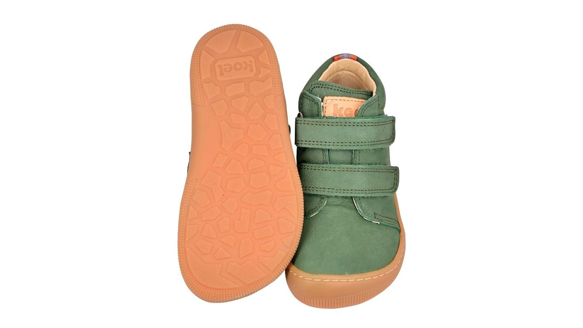 Barfußschuh für Kinder, knöchelhoch, geschlossene Zehen und geschlossener Fersenbereich, Doppelklettverschluss, flexible Sohle, Ansicht von unten und Draufsicht als Paar