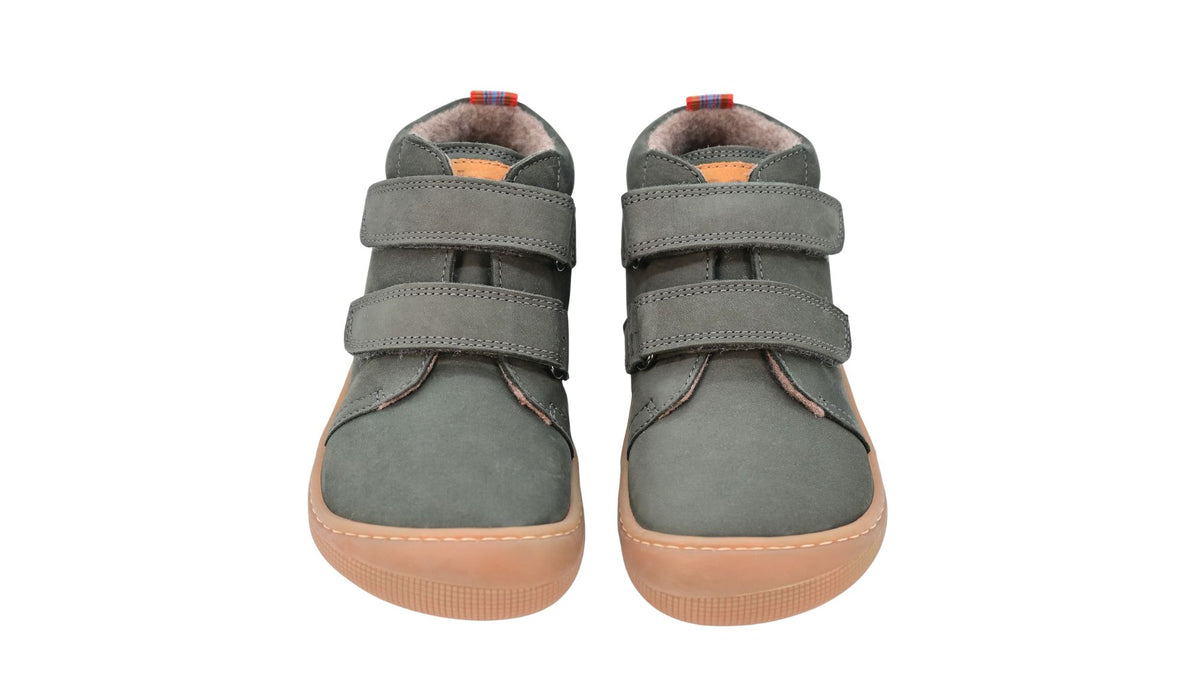 Barfußschuh für Kinder, knöchelhoch, geschlossene Zehen und geschlossener Fersenbereich, Doppelklettverschluss, flexible Sohle, Vorderansicht als Paar