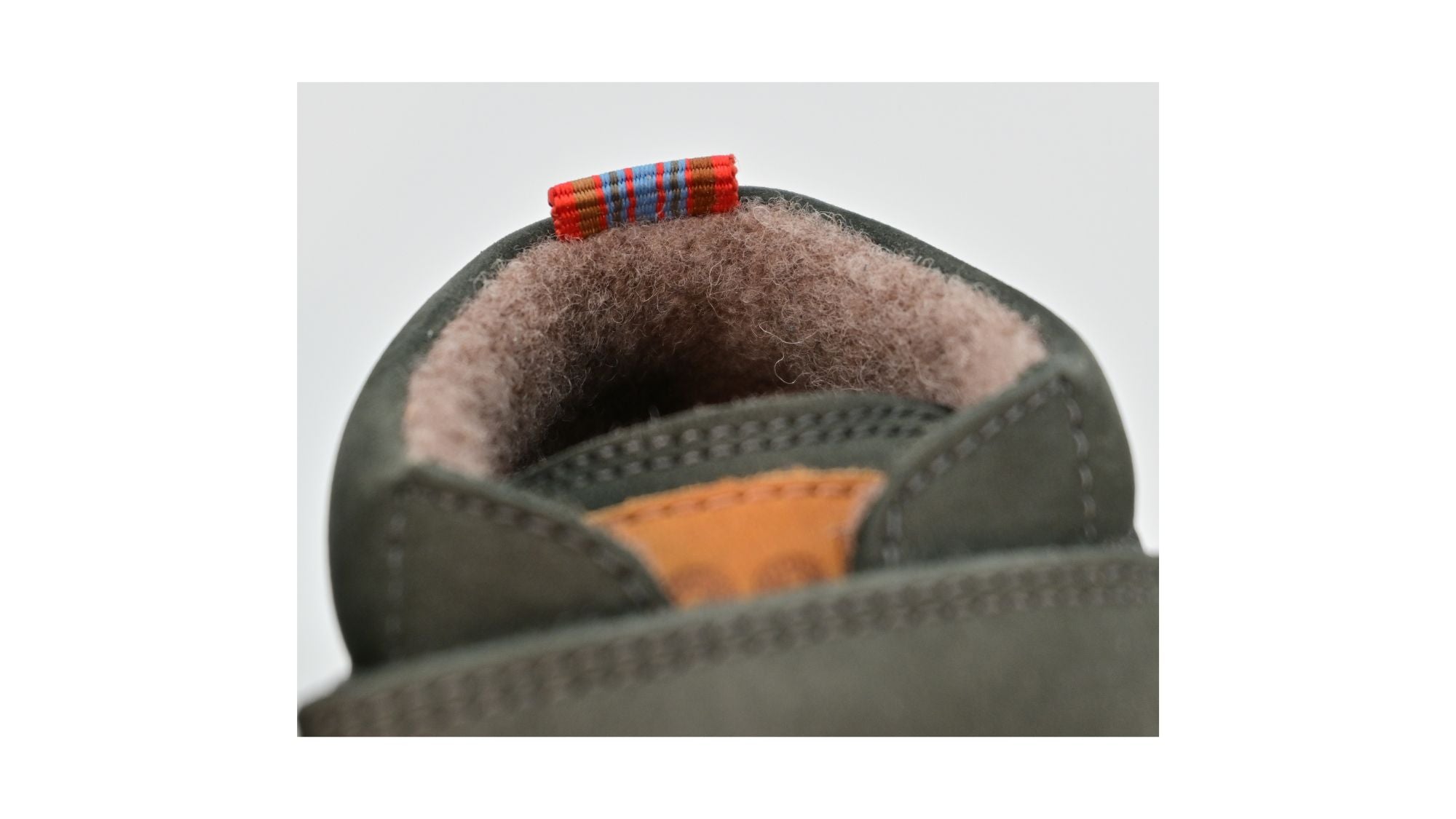 Barfußschuh für Kinder, knöchelhoch, geschlossene Zehen und geschlossener Fersenbereich, Doppelklettverschluss, flexible Sohle, Detailansicht Innenfutter