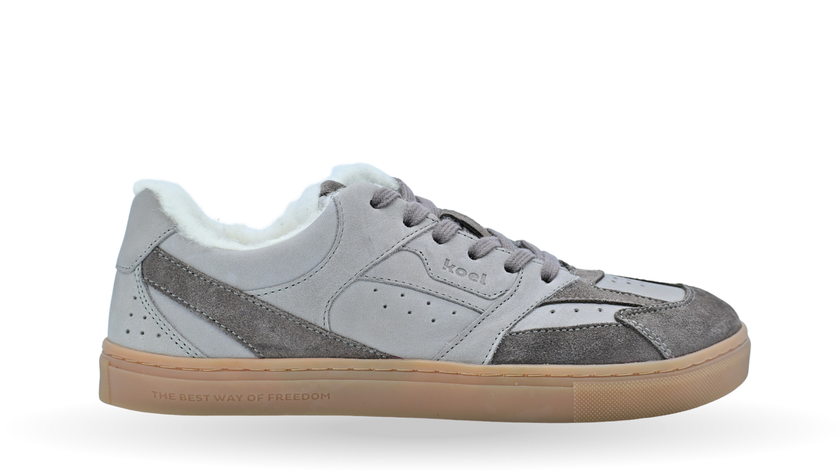 Gefütterter Barfuß-Sneaker für Damen mit Schnürung, breiter Zehenbox und flacher Sohle, Seitenansicht außen